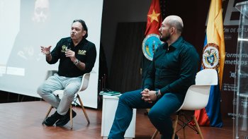 Hugo Rodríguez y Jhoel Bustos, gerente y subgerente de la RAP El Gran Santader, durante la rendición de cuentas de la vigencia 2025. / Foto cortesía