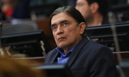 El mayor cuestionamiento que realizan los abogados es el apoyo del senador a una colecta virtual que realizó la fundación Manos Limpias, para que los integrantes de ese grupo de manifestantes compraran cascos, escudos y protectores para las manifestaciones. / Foto: Colprensa