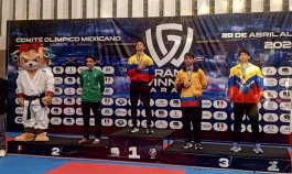 José Joel Gómez (segundo de derecha a izquierda) obtuvo el tercer lugar.