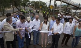 La fotografía corresponde a la inauguración de la avenida Panamericana, a cargo del Exministro Germán Vargas Lleras/Foto Archivo