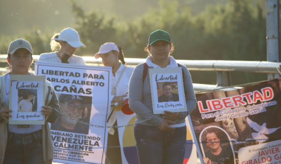 Familiares de colombianos presos en Venezuela protestaron de nuevo en el Simón Bolívar.