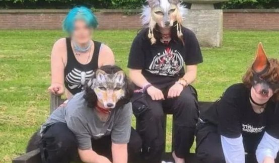 Los jóvenes therians: se creen animales, aúllan en plazas y acumulan denuncias por mordeduras