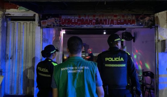 Sellados establecimientos de vida nocturna en Ocaña.