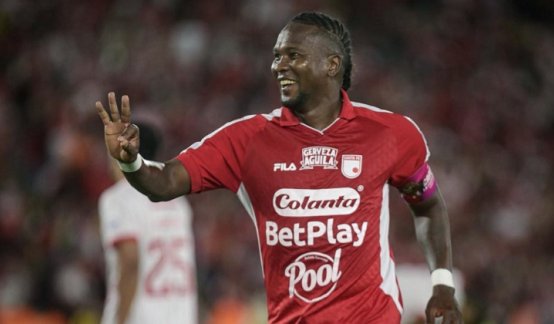 El delantero Hugo Rodallega llegó 302 goles suma en su carrera profesional, con el triplete que le marcó al América de Cali.