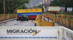 Antes del bloqueo de los puentes con los contenedores, cerca de 200 camiones de carga hacían tránsito entre Cúcuta y Venezuela. / Foto: Archivo