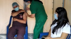 A la entidad arribaron esta semana 3.065 dosis destinadas al personal médico, enfermeras y paramédicos de instituciones públicas con áreas COVID. / Foto: La Opinión