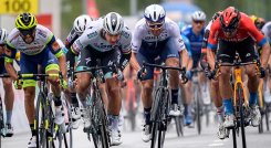 Peter Sagan ciclista eslovaco (primero a la izquierda)