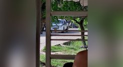 Al lugar del hecho arribaron más policías, para asistir a sus compañeros, evaluar si alguna vivienda del sector resultó afectada y comenzar las investigaciones. / Foto: Cortesía