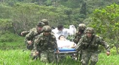 Los dos hombres fueron trasladados por el Ejército a una clínica.