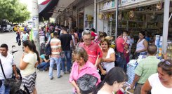 En 2016, cuando hubo llegada masiva de venezolanos, el comercio reportó que sus ventas se triplicaron ./ Foto Archivo La Opinión