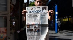 El Nacional, emblemático diario fundado en 1943, dejó de circular en edición impresa en diciembre de 2018 tras 75 años de historia, incluidas dos décadas de choque con los gobiernos de Hugo Chávez (1999-2013) y su sucesor, Maduro.