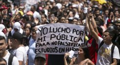 Estudiantes anuncian que estudian adelantar protestas.