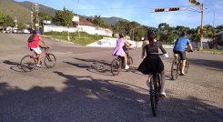 En la capital tachirense y en las carreteras se pueden ver grupos de personas de todo tipo de clase social, andando en bicicleta.