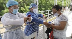 El paso en los tres puntos fronterizos se ha mostrado con normalidad. (Foto/Alfredo Estévez).