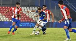 Con un Neymar superlativo, que anotó un gol y dio el otro, Brasil venció 2-0 a Paraguay./Foto: AFP
