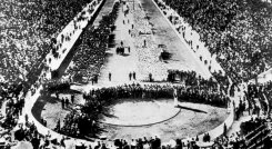 En 1896 el Barón Pierre de Coubertin, le dio rienda suelta a los Juegos Olímpicos  Modernos. 