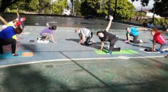 Quienes integran el Club del Adulto Operativo ‘Abuela Isabel’ participan en bailoterapias, sesiones de defensa personal, ejercicios de coordinación, yoga, zumba, karate, crossfit, senderismo y natación en tres sesiones por semana. / Foto. Eilyn Cardozo