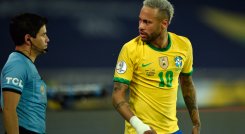 Neymar quiere enfrentarse al  archirrival Argentina en la final de la Copa América, tras eliminar este lunes a Perú en una de las semifinales. / Foto: AFP