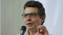 Alejandro Gaviria asegura que estará en una consulta interpardista en marzo 