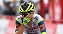 El ciclista estonio Rein Taaramae del Team Intermarche Wanty Gobert Mater reacciona tras cruzar la meta ganando la 3a etapa de la Vuelta Ciclista a España 2021. / Foto: AFP