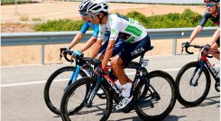 Supermán López y Egan Bernal n la Vuelta a España. 