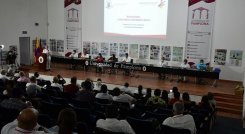 El evento de clausura estuvo acompañado de condecoraciones a los docentes que hicieran la mejor publicación en el campo de historia. 