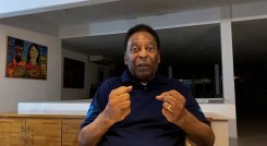 Edson Arantes Do Nascimento, Pelé. 