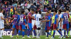 El Barcelona perdió ante el Real Madrid y la crisis de resultados empieza a preocupar a los hinchas. 