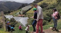 El equipo visita los predios aledaños a las zonas estratégicas. Foto: Cortesía/La Opinión. 