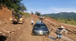 Por ahora, el cierre de la vía va hasta el 12 de octubre, pero todo depende de las condiciones climáticas. Foto: Cortesía/ La Opinión..