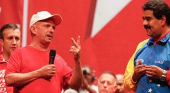 Luego de ser figura de peso en el chavismo, Carvajal (izquierda) fue repudiado por el gobierno de Nicolás Maduro (derecha). / Foto: Archivo)