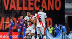 Falcao fue asistido por Oscar Trejo y a la hora de adentrarse al área, enganchó dejando en el camino a Piqué para posteriormente definirle com izquierda al alemán Ter Stegen. / Foto: AFP