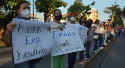 Hermano de Hugo Chávez renuncia a gobernación de Barinas 