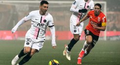 Lionel Messi en acción en el partido contra el Lorient