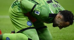 Ospina salió golpeado en el partido de la Copa Italia entre Napoli y Fiorentina