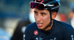Egan Bernal sufrió un accidente entrenando. 
