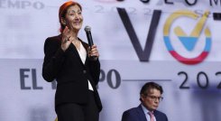 Ingrid Betancourt y Alejandro Gaviria protagonizan una acalorada discusión. / Foto: Twitter Semana