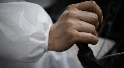 Conductores se tocan la cara casi 30 veces por hora y aumenta riesgo de contagio