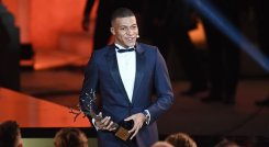 El futbolista mostró su lado humanitario