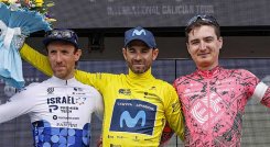 El español Alejandro Valverde (centro) sigue demostrando su vigencia en el ciclismo internacional.