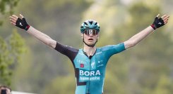 Aleksander Vlasov, ganador de la etapa y nuevo líder.