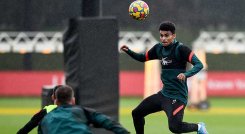 Luis Díaz a a medida que pasan los días se acomoda mejor con el Liverpool.