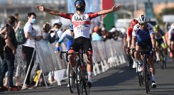 Fernando Gaviria ganó la primera etapa del Tour de Omán. 