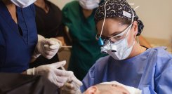 En Colombia, 3 de cada 7 hombres se realiza el implante de cabello.
