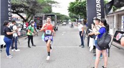 El triatlonista cucuteño Andrés David Ayala Carrillo, comienza la temporada 2022 en San Andrés. 