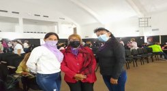 Pie de foto: 118 mujeres se forman en materia de defensa de los derechos de la mujer para apoyar con las denuncias a las víctimas. / Foto: Anggy Polanco