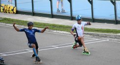 Matías Velásquez, patinador ocañero (derecha).