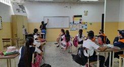 Estudiantes presentan deficiencias en materias prácticas tras dos años de pandemia. / Foto: Anggy Polanco / La Opinión