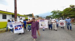 La pasión de Cristo se ve reflejada en las vivencias de los empleados públicos del Táchira. / Foto: Anggy Polanco / La opinión