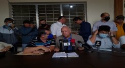 Dirigentes sindicales denuncian la creación de sindicatos paralelos a favor de Maduro. Foto: Anggy Polanco /La Opinión 